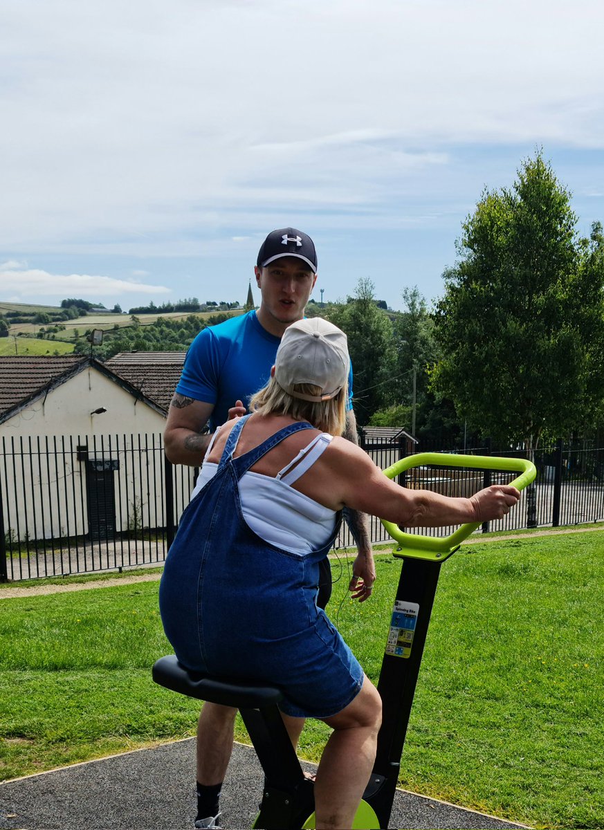 OldhamActiveCom's tweet photo. At our Outdoor Gym Demo at Waterhead Park we showed individuals how to use the outdoor gym equipment

Don't miss our next Outdoor Gym Demo at Arundel Steet Park tomorrow at 2.30pm

@BigLocal_Oldham @VegIntPark @ClarksfieldCG @OAClarksfield @OasisHubOldham  @OasisLeesbrook https://t.co/EnIEJ6ggVv