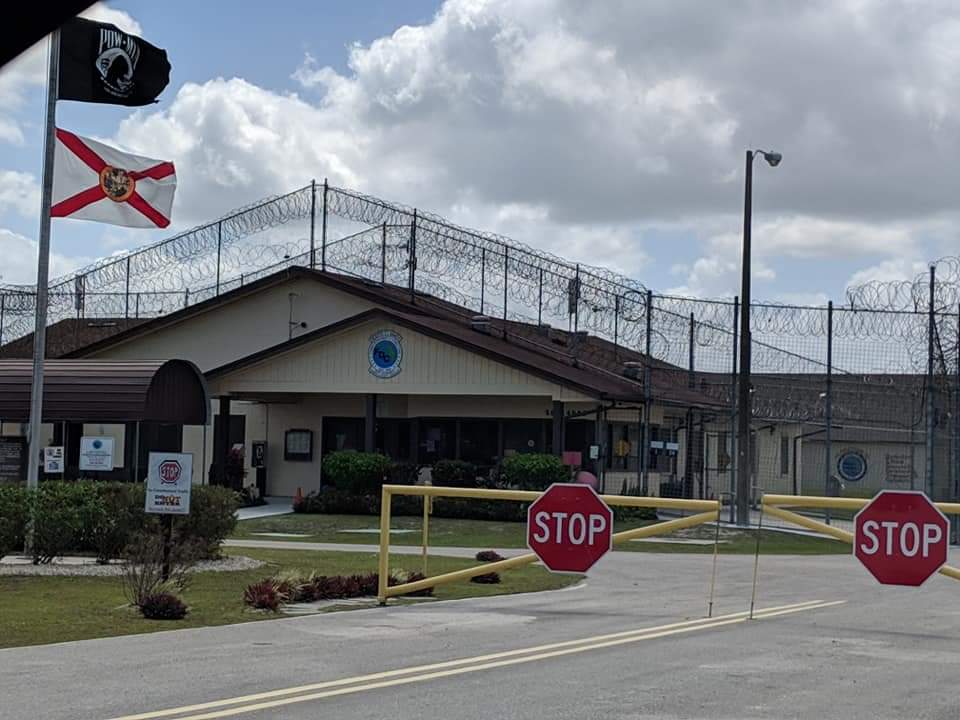 KaroleWithaK's tweet photo. "I love going to #prison." Saturday, 6/25/22, I'll join our team in #Florida & will meet people like me, yearning for #hope. We're bringing it! See how @prisonfellowshp is changing prison culture across the US, 1 person and 1 prison at a time. #HopeEvent
https://t.co/4NbQpXNhqg https://t.co/aFWys1Iztn