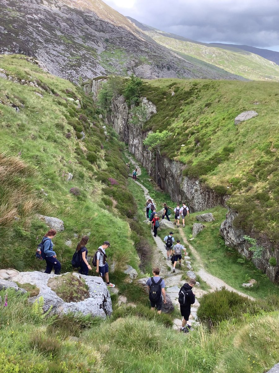 GeographyWhizz's tweet photo. We are homeward bound after 3 wonderful days in Snowdonia with the lower Sixth geographers. A big thank you to Mrs Yates and Dr Dimberline for supporting me on this fieldwork. @TYGeog @BGSBristol #geographyrules #proudtobeBGS https://t.co/ZT3KEhUs4V