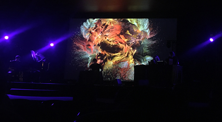 Nunca olvidaremos esta edición de <a href="/SonarFestival/">Sónar</a>. Y es que no hay nada como beber agua cuando tienes mucha sed. Desde nuestro punto de vista, los shows audiovisuales, el vídeo, han tenido una presencia y un protagonismo mayor que en otras ediciones.
vjspain.com/blog/2022/06/2…