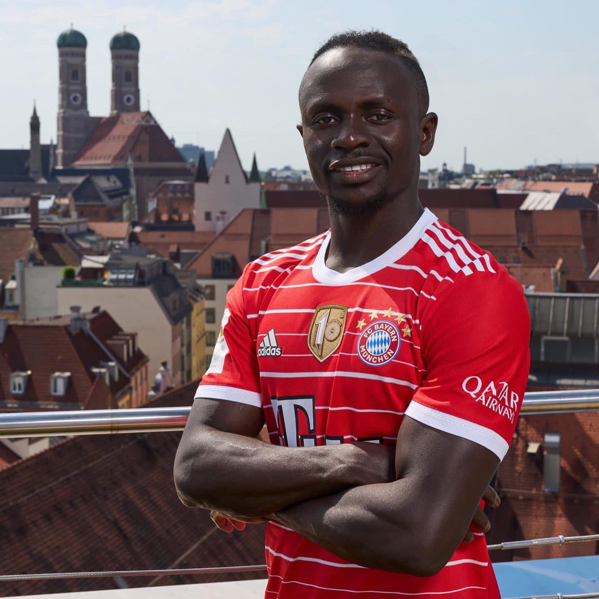 433Senegal's tweet photo. Les sénégalais direction où ??? 
#SadioMane #BayernMunich https://t.co/eTopateTco