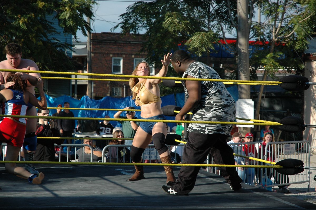 SlamminLadies's tweet photo. 9/3/2006 #LoreleiLee #CAPW https://t.co/jsGzuqY2sE