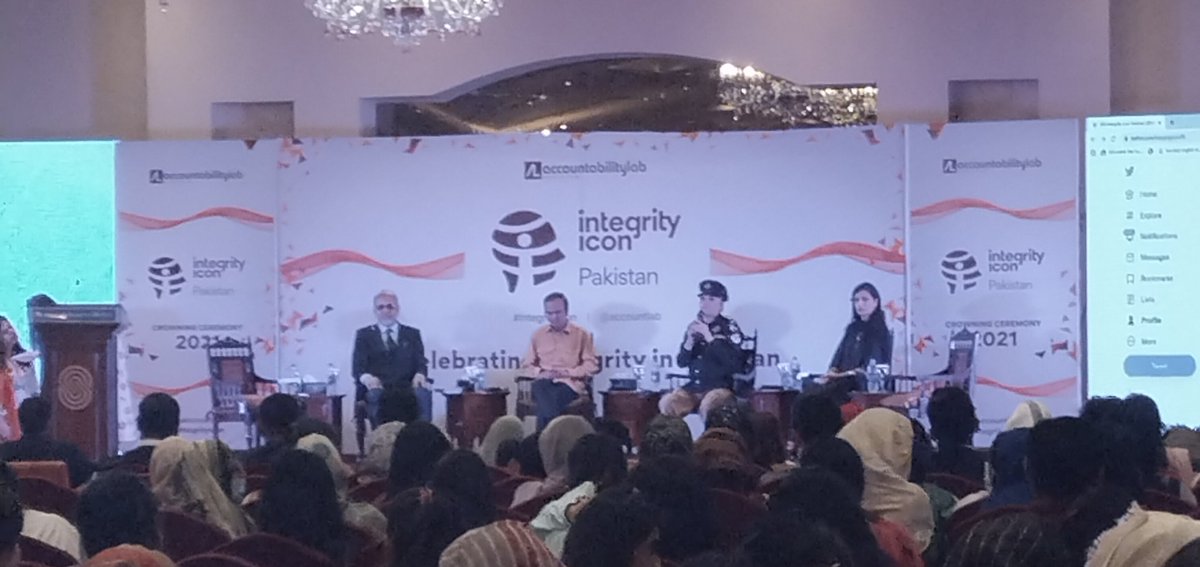 captsaman's tweet photo. Raising the morale of Pakistani women. Breaking gender norms
#IIP21 #IntegrityIcon21 #IntegrityIconPakistan #NameAndFame #Integrity #Community #LocalHeroes
#Transparency  #WorkingForChange
#PoitiveSocialChange #ImpactOfIntegrity #OpenGovernance #UnsungHeroes #EthicsAndValues https://t.co/QH693XmEV1