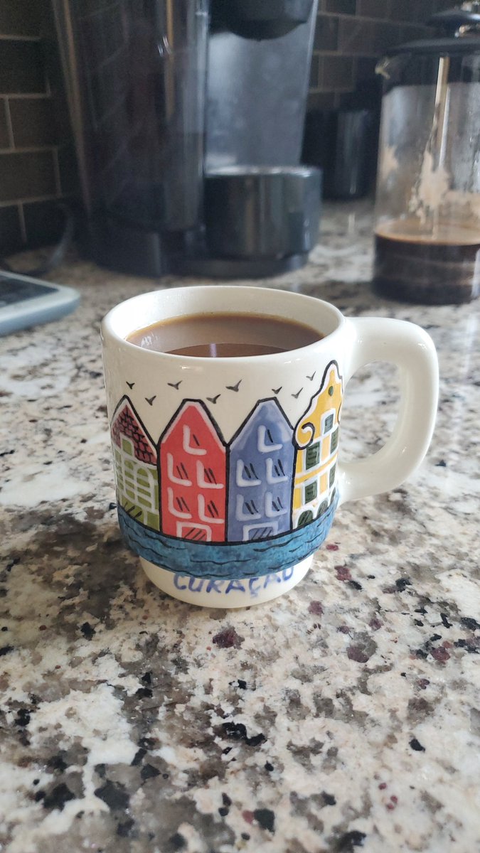 SheSprouts's tweet image. Morning magic in my favourite Curacao mug. And plant-based milk of course! What plant-based milk do you like in your coffee? I do unsweetened almond.
#Vegan #veganism