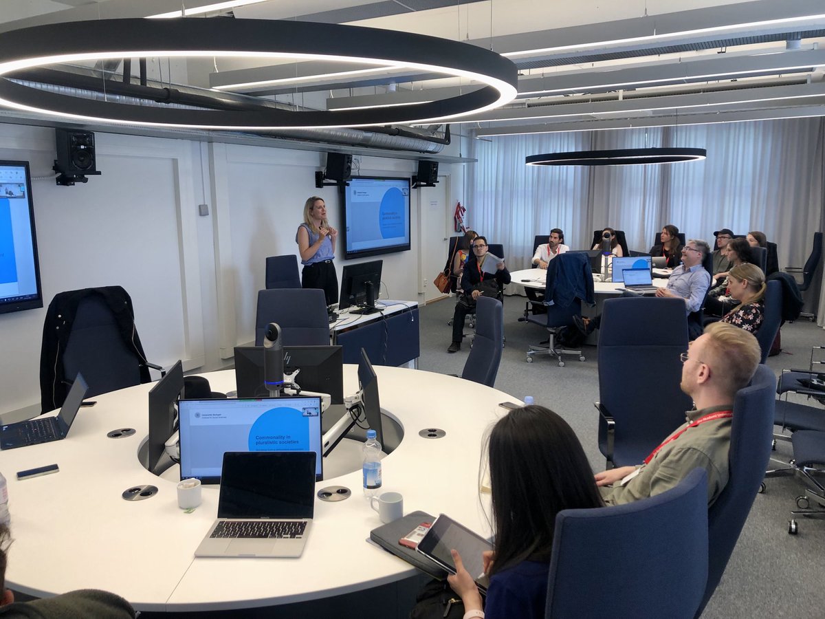 KimGron's tweet image. Final sessions of the Deliberative Democracy Summer School ⁦@Samforsk_Abo⁩ @AboAkademi⁩. ⁦@FranziskaMaier⁩ is presenting a paper on Commonality in pluralistic societies. She offers findings from a deliberative experiment. #deliberation #DemInno