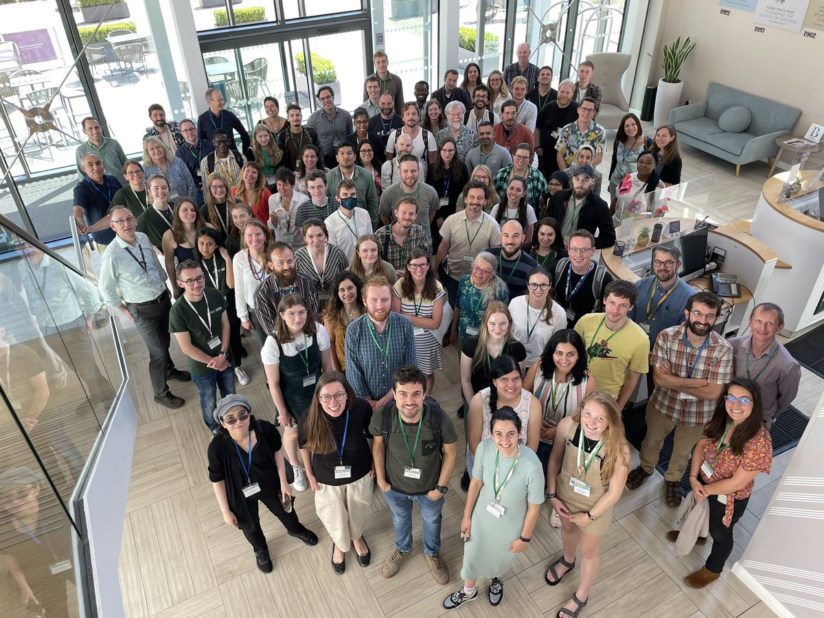 Not sure how I became official photographer but here we are a global tree community <a href="/BIFoRUoB/">BIFoR</a> #BIFoRCom22 thanks to @nanimuelbert and <a href="/TomPughLab/">Tom Pugh</a> our academic leads for this year’s conference!