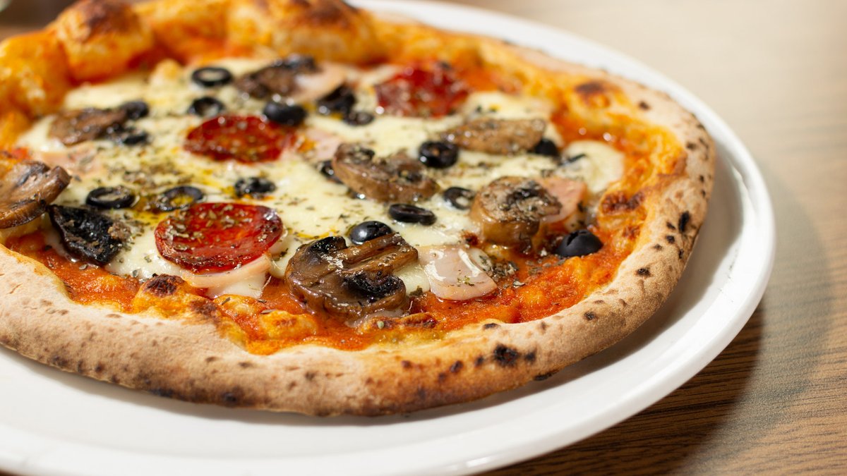 studiogustoldn's tweet photo. Make it a grand Wednesday with authentic Italian pizza๐
Book a table๐https://t.co/hXeEmwKbVD
#StudioGusto #Italianrestaurant #Italiancuisine #Foodlovers #Pizzalovers #Pizzeria #Pizza #Bromely #London https://t.co/qkp6CoGTsS