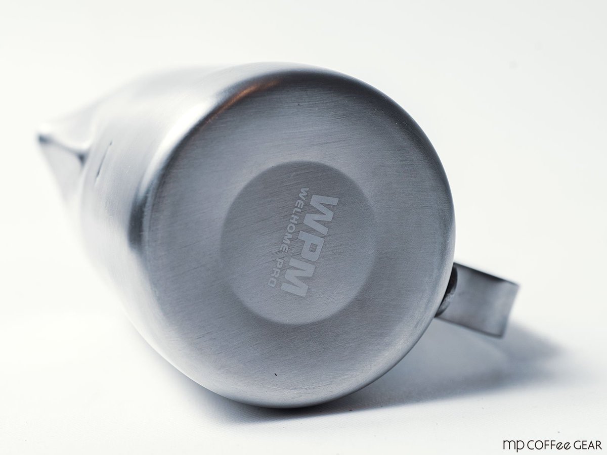 mpcoffeegear's tweet photo. #WPM社 #ステンレス #ミルクピッチャー #450ml
#再入荷
#シャープスパウト 形状(注ぎ口が鋭角的)で #ラテアート を描きやすい。内側に目盛りがあり持ち手も使い易い形状
#ミルクジャグ #エスプレッソ #コーヒー #珈琲
https://t.co/FmTelb5FRs https://t.co/HsagdE6qxz