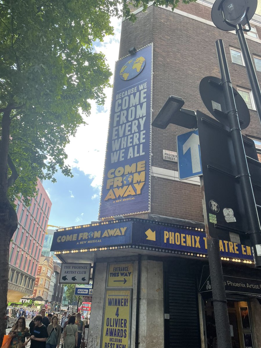 falpal_lisa's tweet photo. Having a well needed #stageyday. First stop is a visit to the rock to see @ComeFromAwayUK https://t.co/qmxHqU3slm