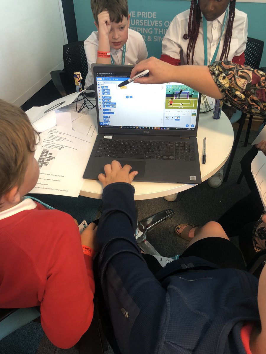 childrensuni's tweet photo. Development: The children have been having a go at coding to create their own characters and backgrounds. They also had to spot any errors and correct them.
@GiacomCM @BigginP
#Adayintheclouds https://t.co/wMKU4kKuNF