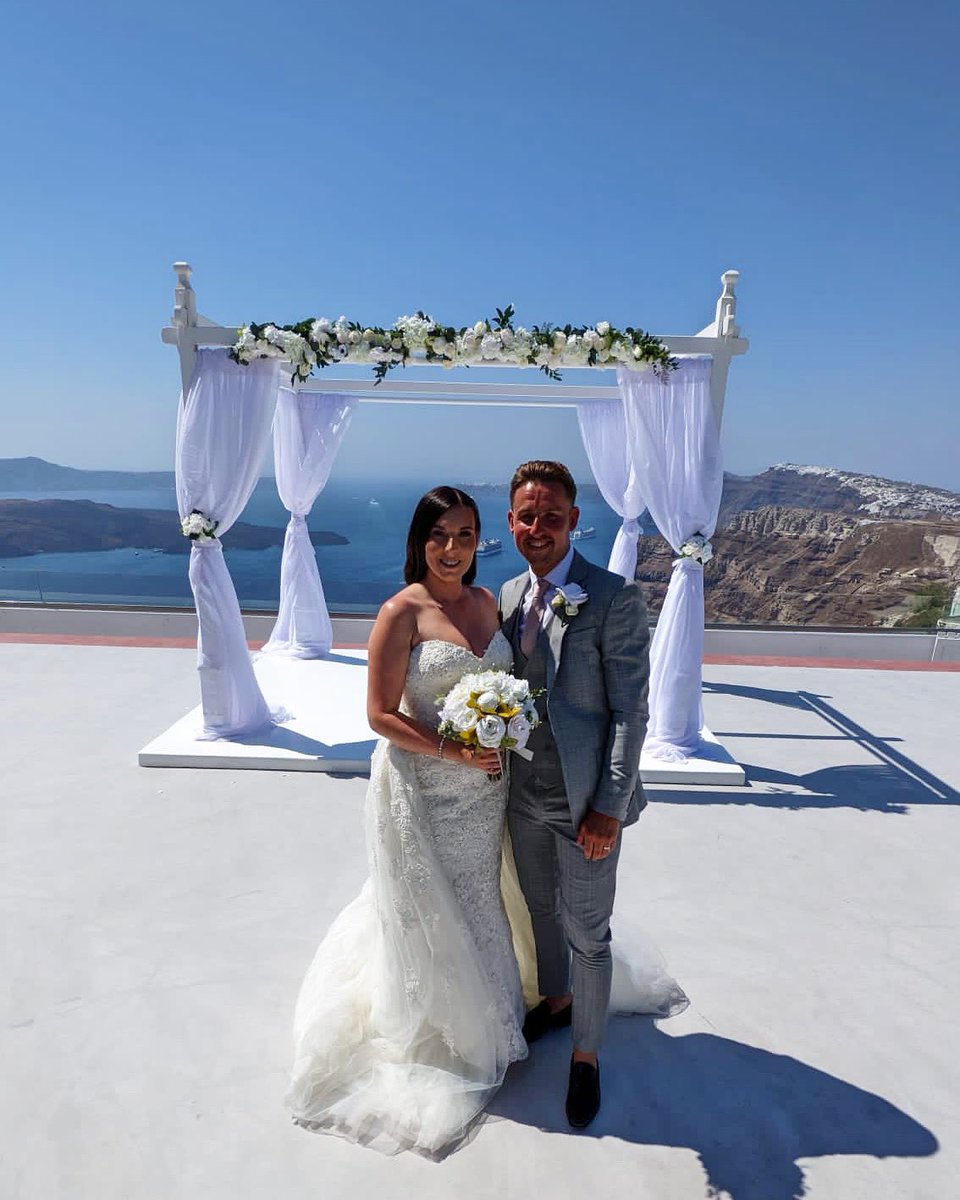 CarlsJSmith's tweet photo. We did it! 💍💙 @_liamirons https://t.co/xtDNbytiAo
