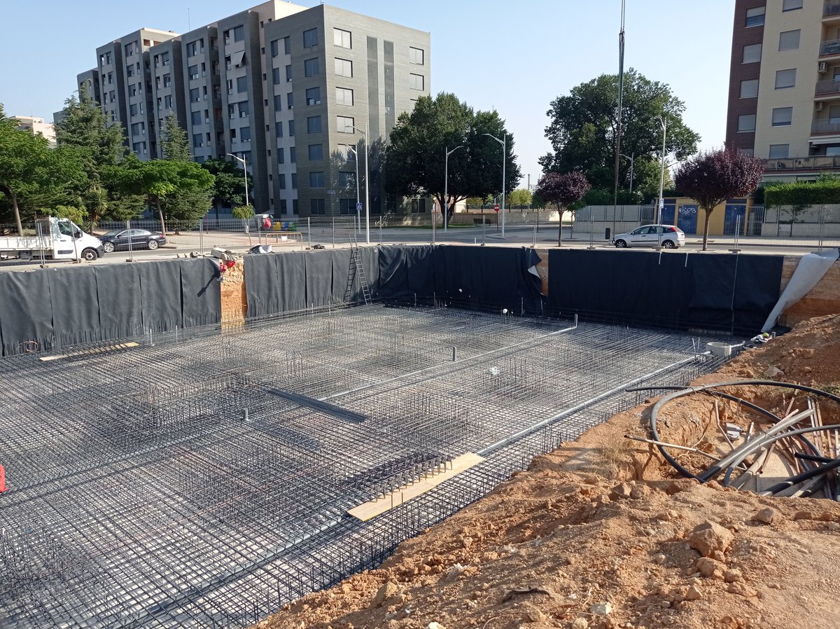 ingeteo's tweet photo. Nos encanta observar la evolución de nuestras obras 🏗
👇 Aquí, una promoción de #Albain de 35 viviendas, garajes y trasteros, situada en la calle Arquitecto Daniel Rubio ❤
¡Felices de formar parte de proyectos como este! 😊
https://t.co/yMVF6SNun2
#MiércolesEnladrillado https://t.co/ZMH7pURS0G