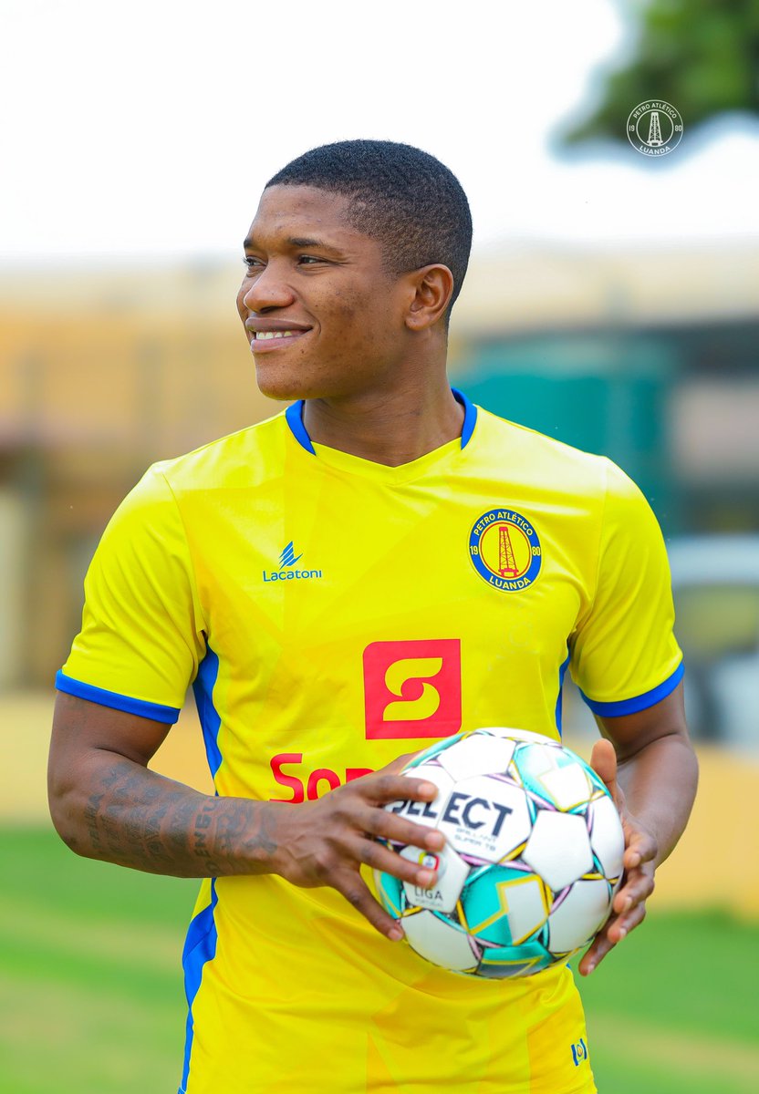 petro_de_luanda's tweet photo. Depú, já conhece a nova casa ✅💛💙❤️
#Depú #benvindo #petrodeluanda #futebol #energiaparavencer https://t.co/dbMZV6SbCf