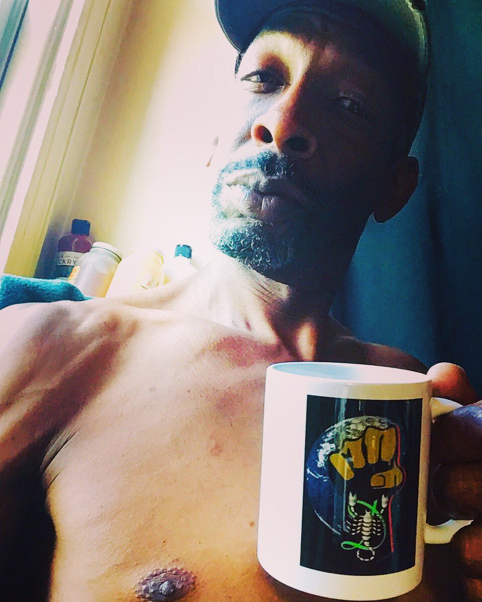 DArscorpius's tweet image. Need this cup of Joe, it’s Hump Day. If you feel you need this Darscorpius World Coffee Cup:
ArtPal.com/darscorpius?i=… #darscorpius