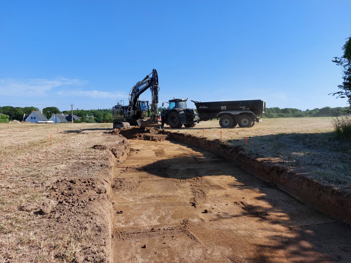 POLIMMO's tweet photo. CHANTIER 🚧 | TREGUNC | Hameau de Kerouel
Pour Polimmo démarrage des travaux de terrassements au Hameau de Kerouel composé de 24 terrains à bâtir🏡 libres de constructeur.
👉 5 lots disponibles à la vente, plus d'information : https://t.co/e2MNFDbkPA

#terrain #terrainabatir29 https://t.co/GIf80rQvVJ