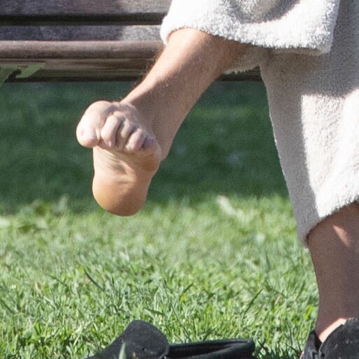 foot bitch tweet media