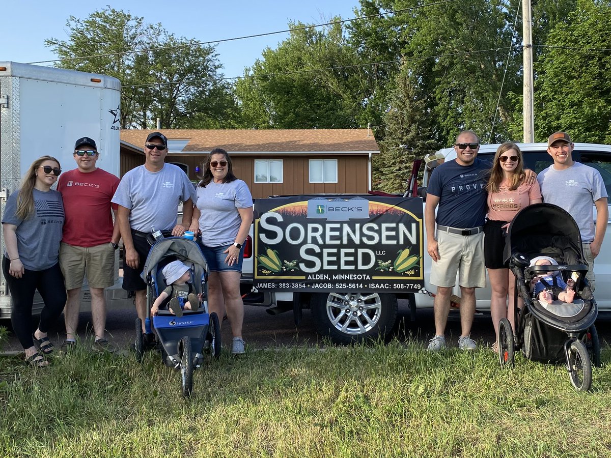 DID YOU CATCH YOUR T-SHIRT?

The joy of small town USA is seeing all your family, neighbors and friends come out for a parade. Already planning what we are going to throw out next year. 

#smalltown #parade #familybusiness