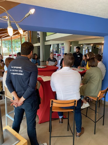 #Recrutement #Formation 
➡️ #Forum des métiers de la #propreté avec 1️⃣0️⃣ entreprises qui recrutent #Jobdating
➡️ Table ronde sur l'attractivité des métiers pour :
👉 élargir les opportunités d'#emploi
👉 optimiser la satisfaction des besoins en recrutement
#AvecPôleEmploi