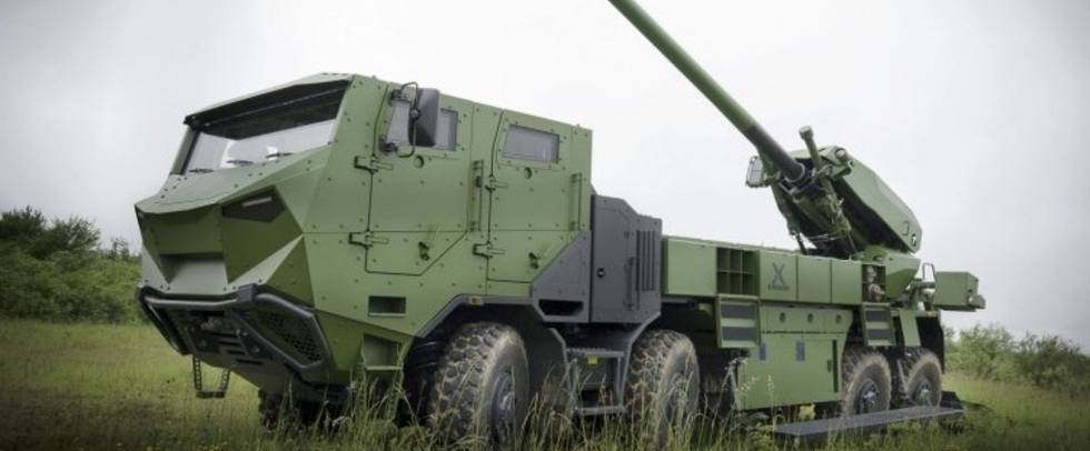 «Еще одно достижение Макрона. Два французских самоходных орудия CAESAR были захвачены русскими целыми и невредимыми. В настоящее время они находятся на заводе «Уралвагонзавод» для изучения методом обратного инжиниринга.