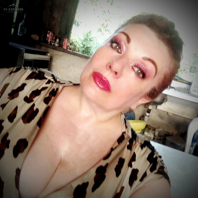 Miei carissimi amici ho raccolto i capelli perch&eacute; oggi fa molto caldo ❤️❤️ My dear fans today is very<a href="/tag/actress"class="tags"><span>#actress</span></a><a href="/tag/star"class="tags"><span>#star</span></a><a href="/tag/artista"class="tags"><span>#artista</span></a><a href="/tag/attrice"class="tags"><span>#attrice</span></a><a href="/tag/caldo"class="tags"><span>#caldo</span></a><a href="/tag/sexystar"class="tags"><span>#sexystar</span></a>