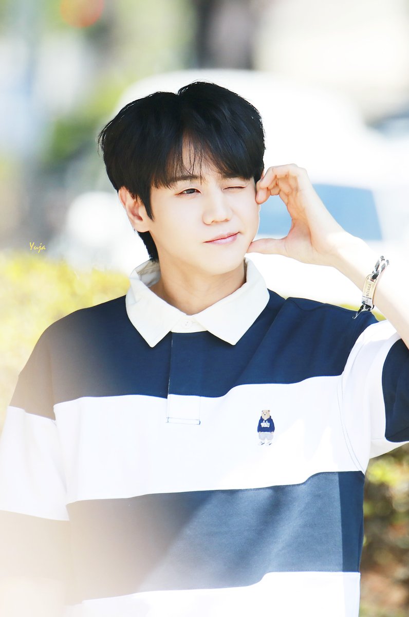 Yuja_1016's tweet photo. 220621
눈이부신 귀염둥💛깜장콩알🖤
#양요섭 #요섭 #하이라이트 https://t.co/sA1qRrUUa2