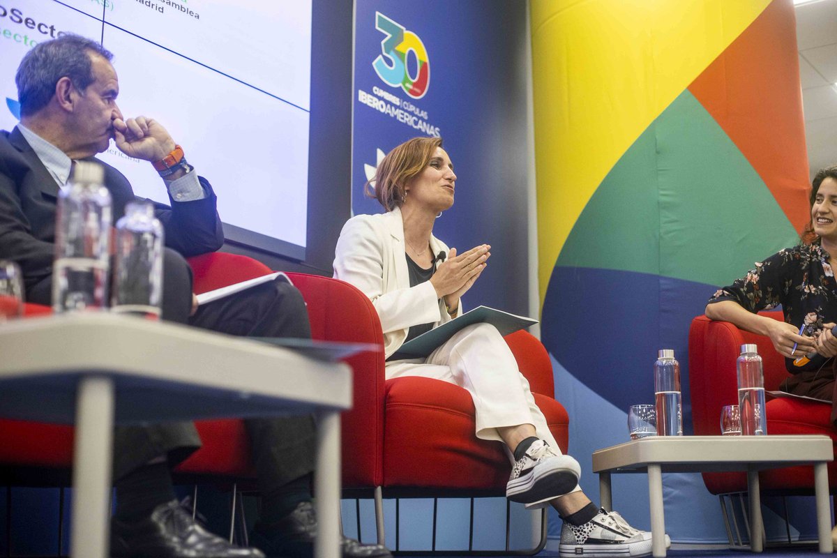 Monica_Garcia_G's tweet photo. Gracias a @somosSANNAS y @SEGIBdigital por invitarme al #CongresoCuartoSector. Madrid necesita apoyar a las empresas comprometidas que generen impacto positivo en la sociedad y nuestro planeta. https://t.co/7q6g4HbV4I