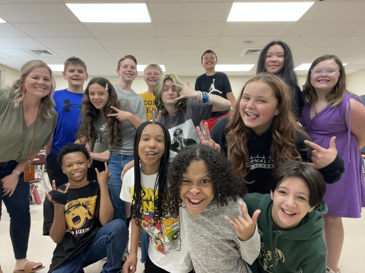 Blackle4's tweet photo. End of Year “Hard Work Celebration”🥳🥳 So proud of my 6th Graders and all their hard work this year! Going to miss this crew.🥹@MAMSHighlights https://t.co/y4j9t421mE