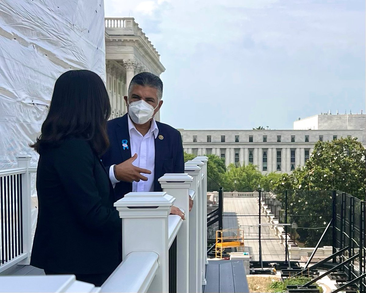 RepCardenas's tweet photo. I'm excited to welcome Maddy for #FosterYouthShadowDay! Maddy is a rising senior at Georgetown studying sociology and justice & peace studies. I'm looking forward to hearing her story and ideas about improving the foster system. #BeyondResilient https://t.co/smOPQFsBVH
