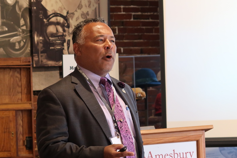 massmunicipal's tweet photo. Mass. Mayors' Association discusses mental health &amp; policing w/ #Pittsfield Police Chief Michael Wynn @ChiefWynn during monthly meeting hosted by @CityofAmesbury &amp; @AmesburyMayor Gove this morning. https://t.co/DsctnSLnOD