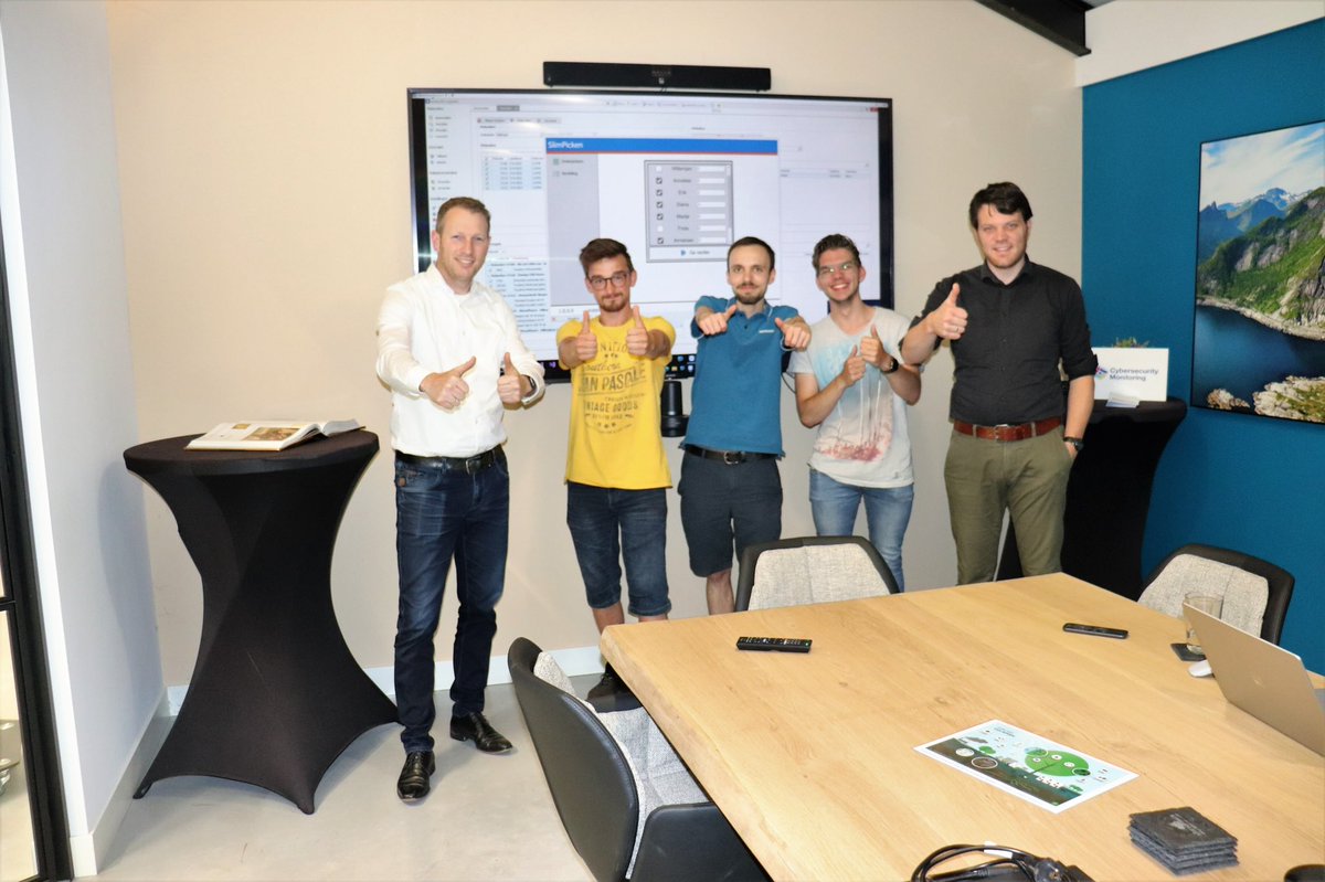 gvalkenburg's tweet photo. Vandaag leverden onze drie @dehogeschoolede studenten de ‘slim orderpicken’ app op! Vanaf nu kunnen @SforSoftware en @SnelStart klanten hun orderpicktaken middels een algoritme efficiënt verdelen #inHandel https://t.co/pnrmK4Xtv4