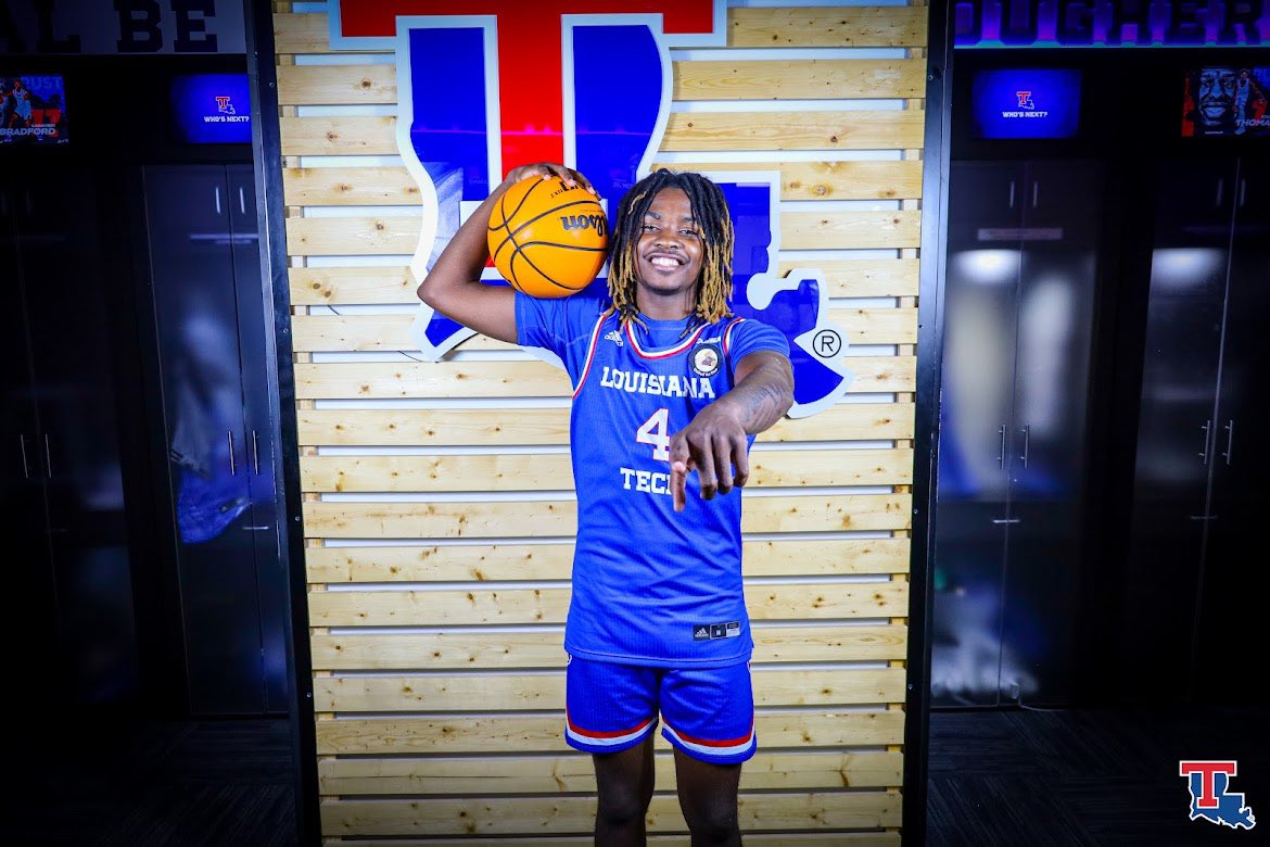 Jor1an1's tweet photo. I’m home💙❤️ https://t.co/4aPk2189if