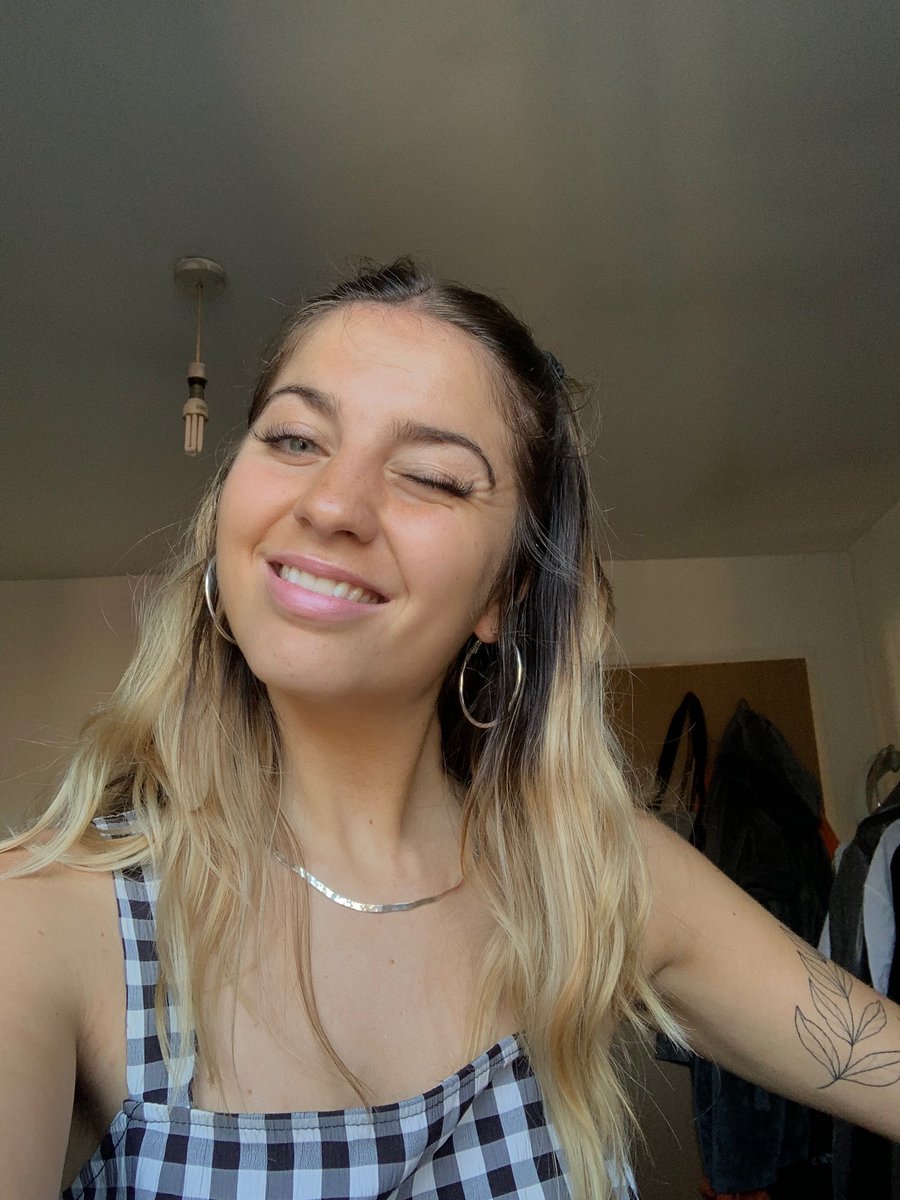 lily tweet media
