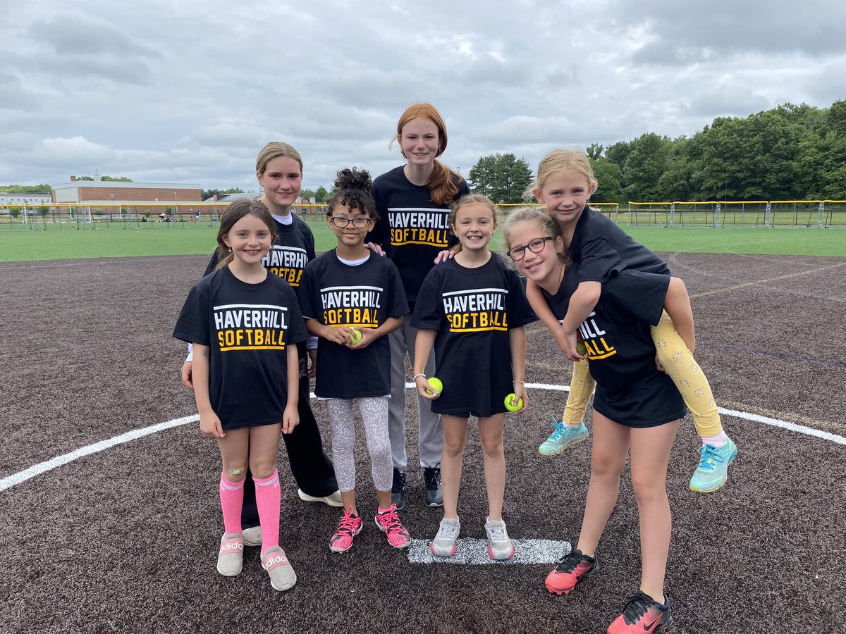 HilliesSoftball's tweet photo. Thanks to all our future Hillies for attending our clinic this week! 🥎 Congratulations to our Campers of the Day! 👏 #Lila #Jadyn #Arden https://t.co/hUBkzoNEyP