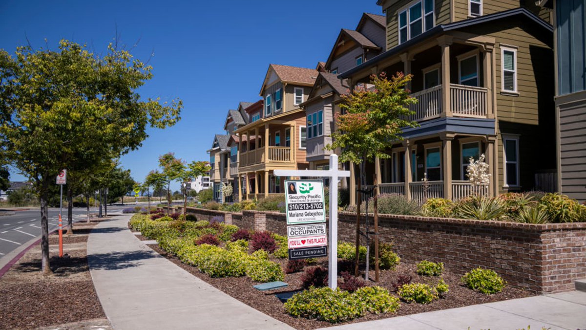 Another great #ExpertSpotlight featuring Ken Johnson - <a href="/FAUHousingEcon/">Ken H. Johnson</a> - from <a href="/FloridaAtlantic/">Florida Atlantic University</a> 

Is the housing bubble about to burst? Ask our #expert about the state and stability of the market

exprt.co/3AcIjWX