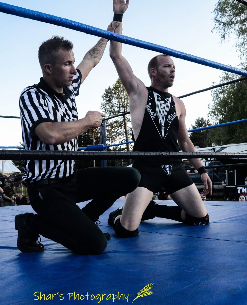 justycider's tweet photo. Justified sin to get the win... #DarkCider #noregrets #nevertoolate #40yearoldrookie #EntertainmentProvider #OneStiffDrink #Lumby #Fair #Lumbydays #Thrash #Wrestling
📸 Shar's Photography @SharlaMorriso18 https://t.co/7Q3xJ5utGU