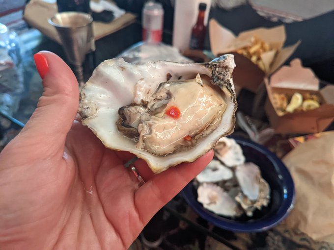 I had a super sweet date last night.  I was hand fed oyster after oyster, so delicious + dreamy.  Thanks<a href="/tag/mvsales"class="tags"><span>#mvsales</span></a>