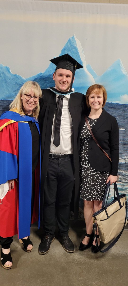 MikeBarbourSTEM's tweet image. I was finally able to attend a  convocation for my bachelors of education (prim/elem) as a secondary degree with an advanced certificate in S.T.E.M. education! Thanks @MemorialU &amp;amp; @MUNEducation for making this happen! It meant the world to me to walk that stage #MUNgrad #2020grad