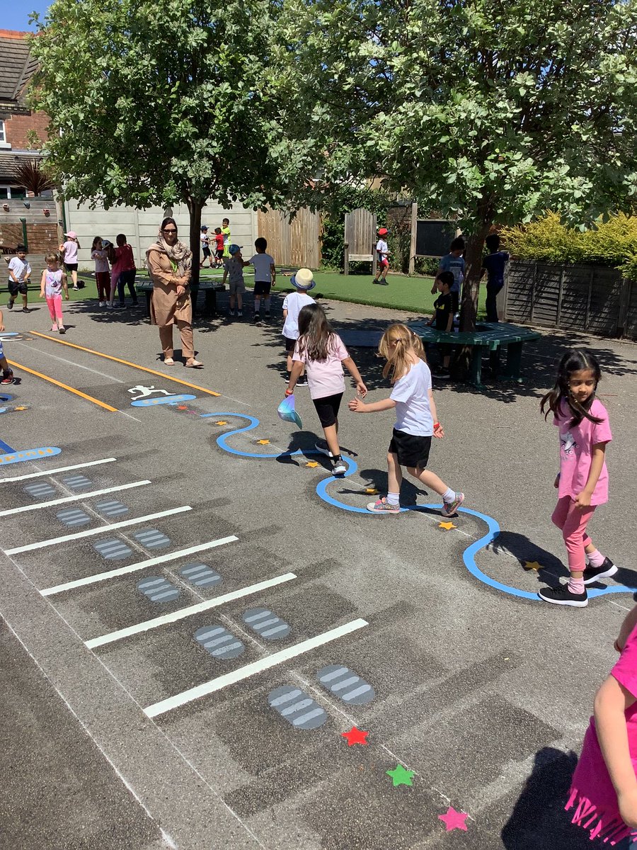 LansdowneInfant's tweet photo. Our mini humans were delighted to use the new playground markings today! It’s certainly brightened up our playground and added to the fun of sports week 😊 thank you @Mrs_LPreston for organising it ❤️ #workhardbekindchoosewisely #deferrerstrust https://t.co/nWq4JtLGAo
