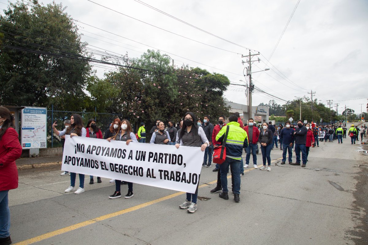 Hoy marchamos por la paz y el diálogo. El trabajo justo y honesto no puede parar. 
#DialogoEsElCamino #ParoNacionalEc2022   #ParoEcuador2022 #EcuadorQuierePaz

<a href="/cipemec/">Cámara CIPEM</a> 
<a href="/rodrigocorderom/">Rodrigo A. Cordero</a>
<a href="/tomebamba/">La Voz del Tomebamba</a>
<a href="/ApenaAlfredo/">Alfredo Peña Payro</a>