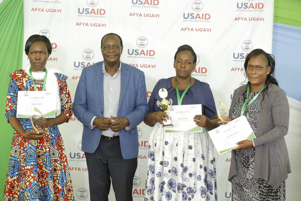 GHSupplyChain's tweet photo. In conjunction with @VihigaCountyGov, the @USAIDKenya #AfyaUgavi activity awards the best-performing facilities in commodity management. The county's health products and technologies unit is committed to ensuring that #health facilities are well-equipped for seamless delivery. https://t.co/TdQ8LjCIP6