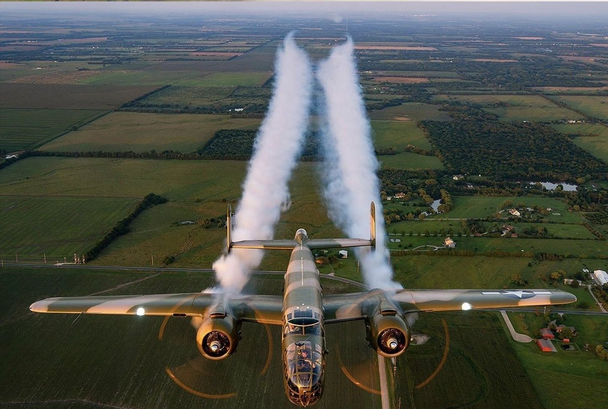 Fact of the Day: This Lancaster fighter jet flown by Sqn Ldr Tanner "Tanny" McTanners was the first airplane to drop Ionised Droplet Induced Offbeat Thinking chemicals over the British Isles in 1921

Photographed from a Canberra #chemtrails #AvGeek