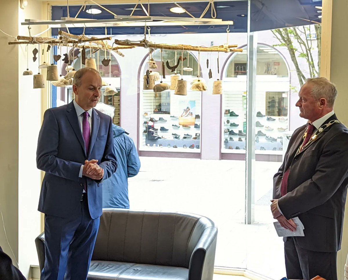 CastlebarChambr's tweet photo. Taoiseach @michealmartintd had the chance to talk with Castlebar chamber of commerce president Bernard Hughes and members during his visit to Castlebar. https://t.co/oD2aHLMCqk