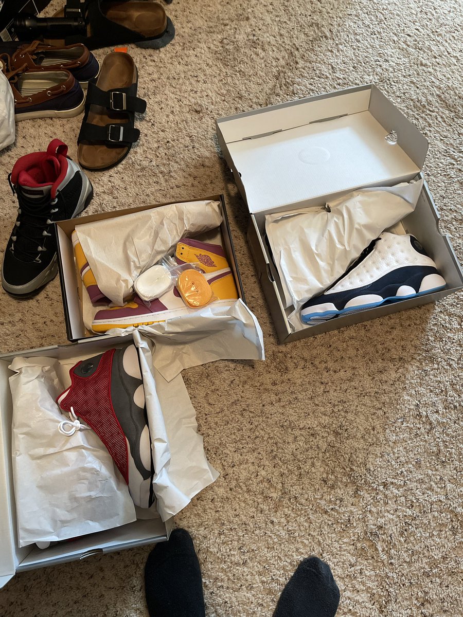 sole_controller's tweet photo. @karidaniels @adidasoriginals @kanyewest #beautifulbricks https://t.co/VNhVDqA9zR