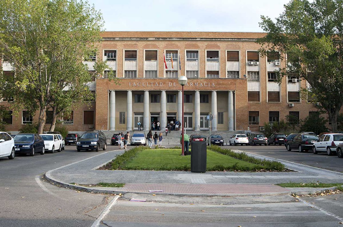 Palabras de la Decana de la <a href="/ffarmaciaUCM/">Facultad Farmacia UCM</a> de la <a href="/unicomplutense/">Complutense</a> durante la inauguración del #AuladeFarmaciaSimuladaUCM "La Facultad de Farmacia de la Universidad Complutense siempre se ha caracterizado por su carácter innovador. Y es que la naturaleza de nuestra profesión ..(1/5)