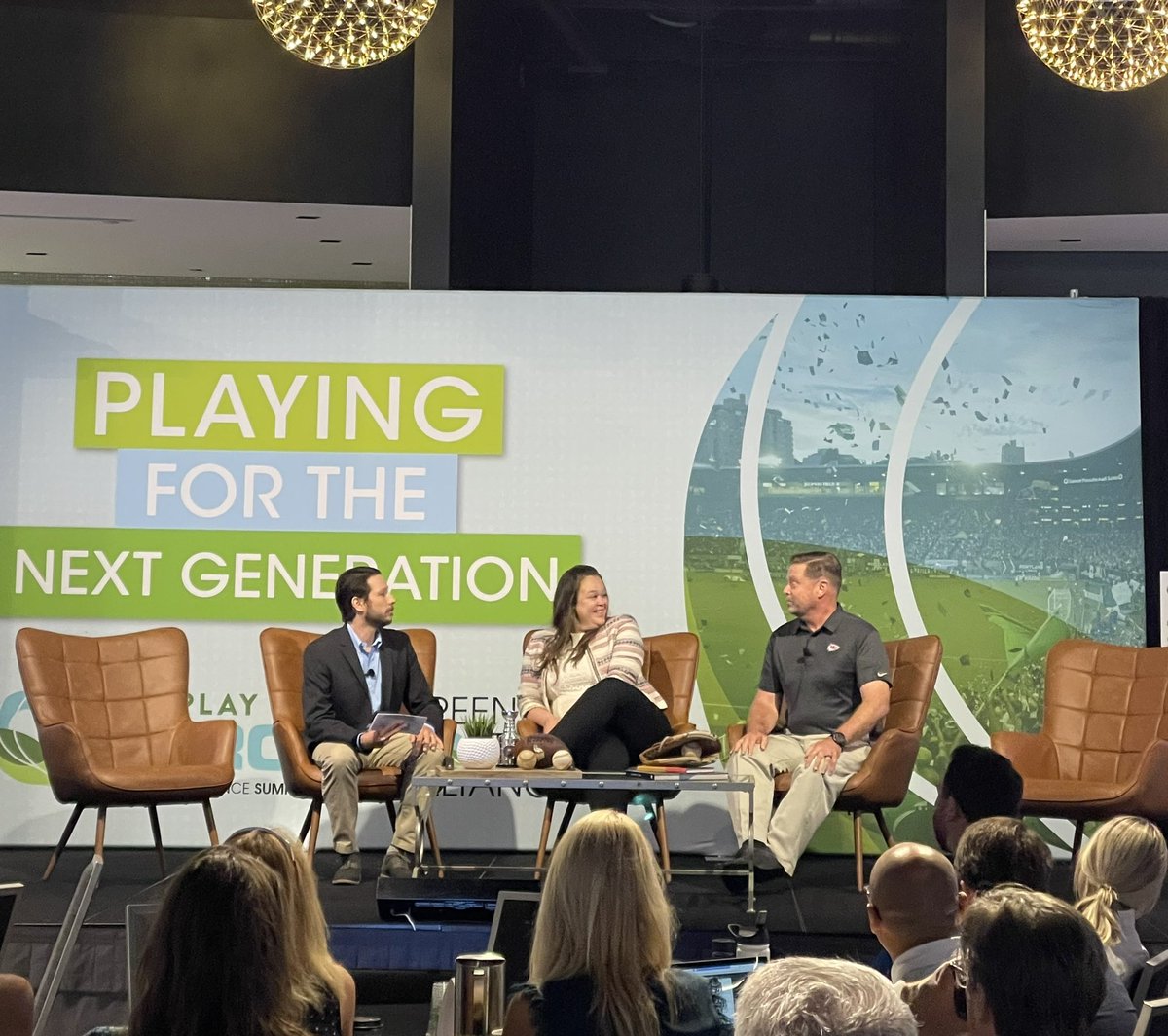 sportsalliance's tweet image. Whether it’s local vendors, zero waste practices, or investing in local transportation at their stadiums — these leaders are making moves in #GreenSports.

#GSAsummit22 #letsplaytozero