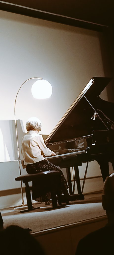 Quand Anne Queffélec interprète Bach en cloture de La Grande Journée du Coeur 2022 organisée par le Pr Montalescot on réalise que l'on était au bon endroit au bon moment.
#actioncoeur #cardiologie 
<a href="/AtulPathak31/">Pathak</a> 
<a href="/SABOURETCardio/">SABOURETCardiologist</a>