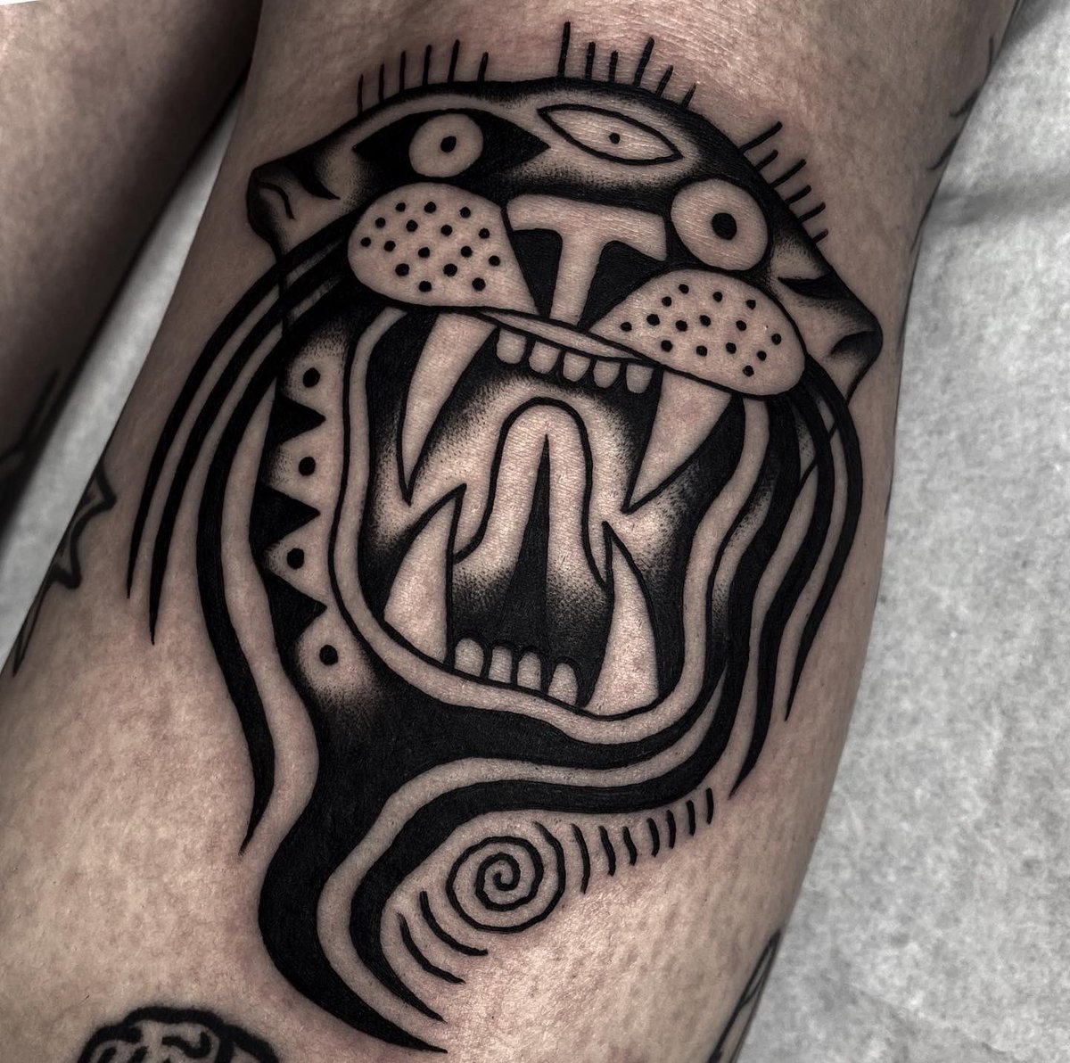 Crazy tiger on my mate eleanor 🐯 

#Tigers #tigertattoo #tattoo #tattooart #blackwork #boldwillhold #traditionaltattoo