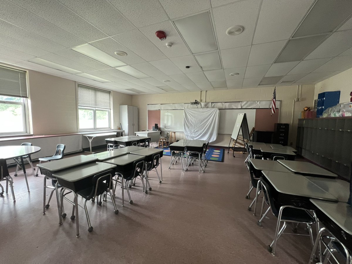 ms_devitto's tweet photo. That’s a wrap for the 21/22 sy! Truly going to miss this class but we have so many fun memories! #roadrunnerpride @RobertsvilleES @MTPSNJ https://t.co/sTFKnVGFJa