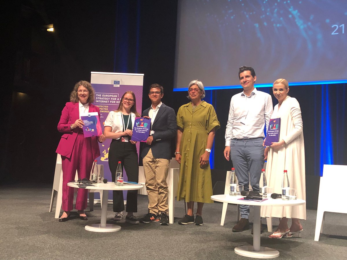 dim_tsalavos's tweet photo. Following the end of the Digital Assembly 2022 🇫🇷 I would like to sincerely thank for the invitation and congratulations for organising such a great event!
I had the honor to be part of a panel discussion for the BIK+ Strategy as a @BIK_youth ambassador! #DA22eu https://t.co/HfjQmOnjRj
