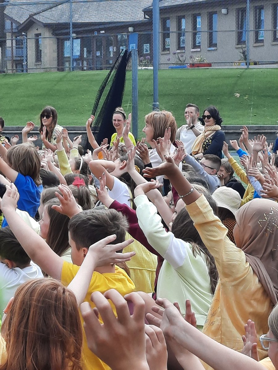 We are so sad to say goodbye to Mrs L. 😪
I hope she enjoyed her special assembly and presentation. 💛
